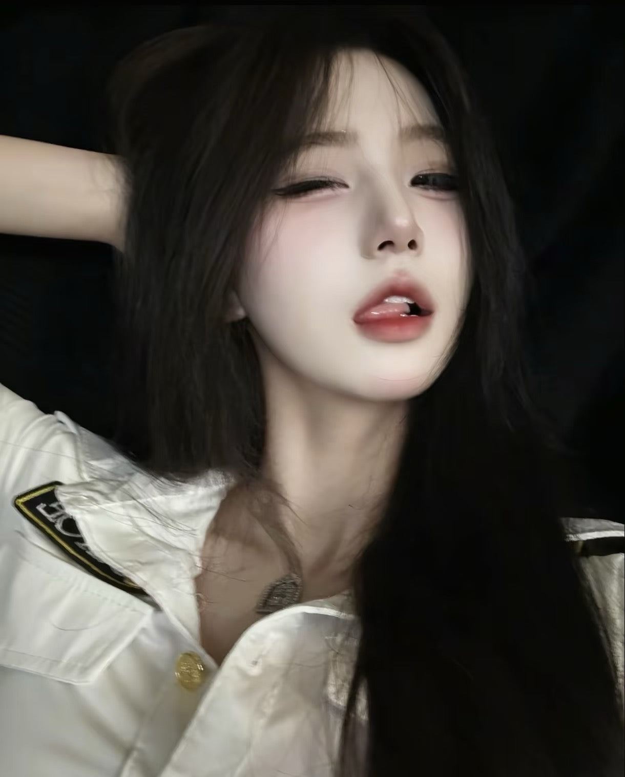 《Sisters Living Together》