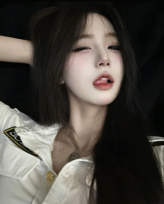 《Sisters Living Together》